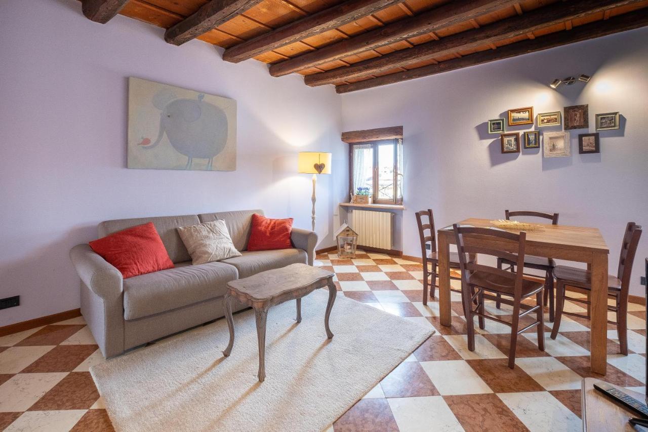 Casa Perotti Apartment เวโรนา ภายนอก รูปภาพ