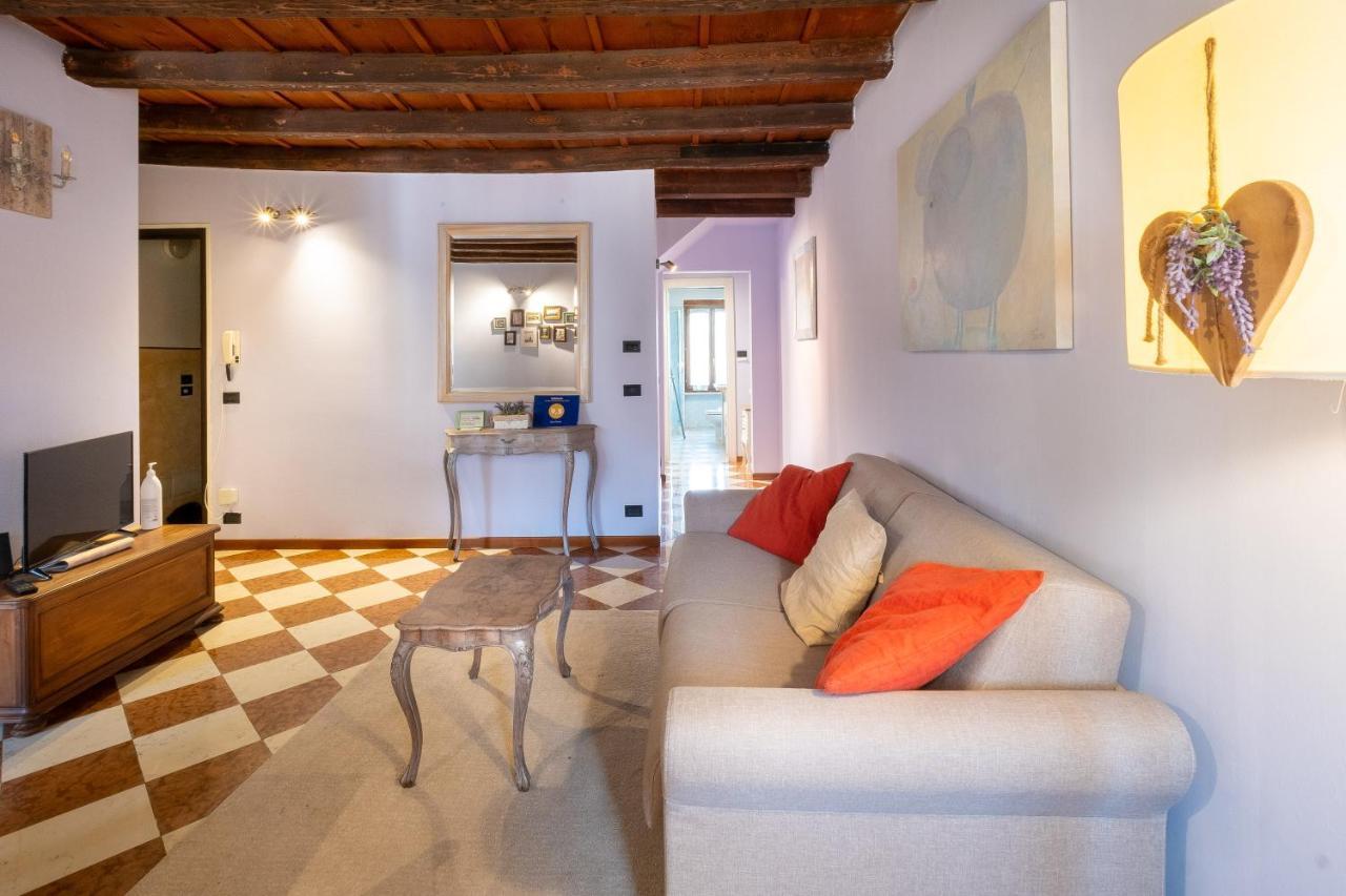 Casa Perotti Apartment เวโรนา ภายนอก รูปภาพ