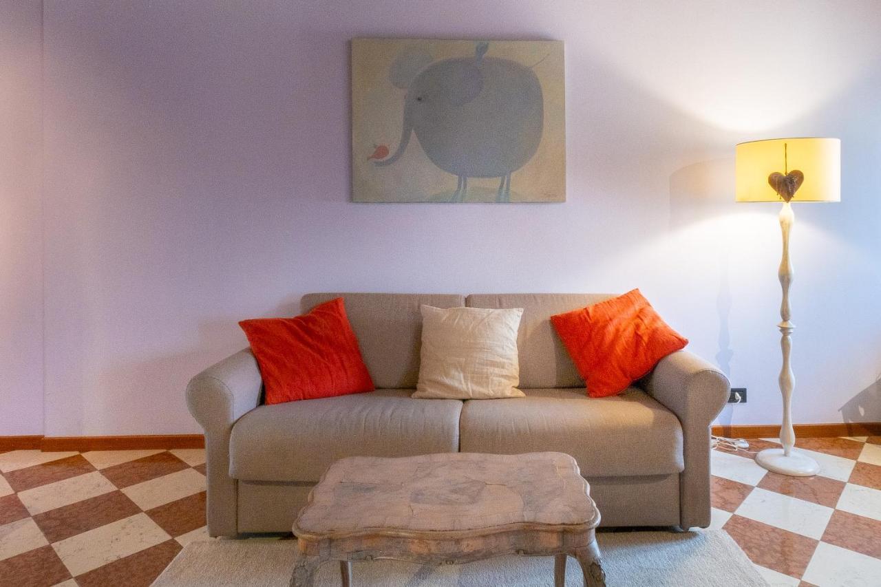 Casa Perotti Apartment เวโรนา ภายนอก รูปภาพ