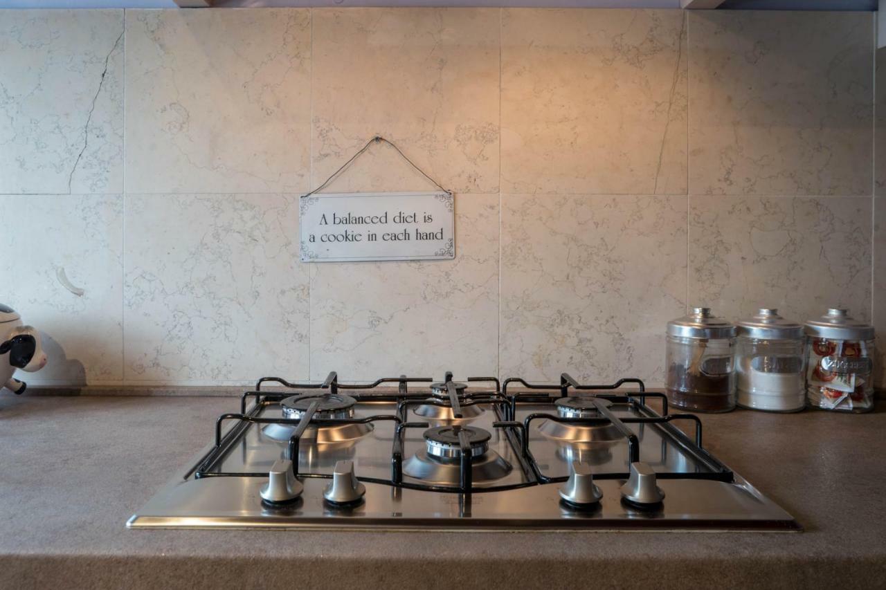 Casa Perotti Apartment เวโรนา ภายนอก รูปภาพ